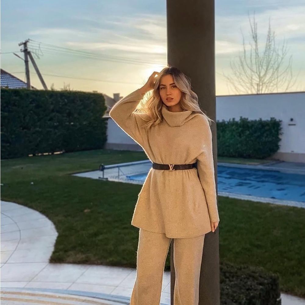 100% cashmere Stylish Beige Knit Sweater and Pants Set